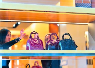 Louis Vuitton mağaza Helsinki el çantaları seçimi kadınlar