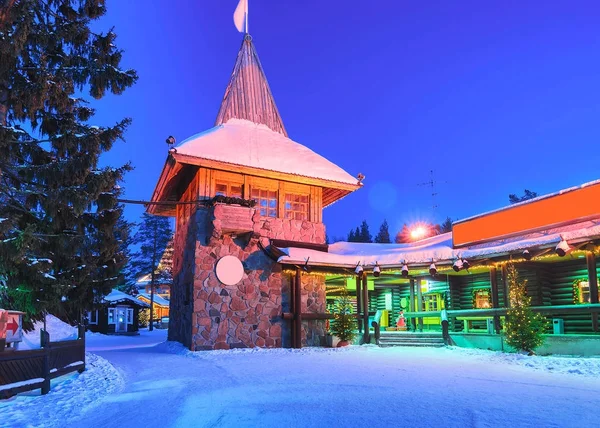 Noel Baba ana postane Lapland İskandinavya gece — Stok fotoğraf