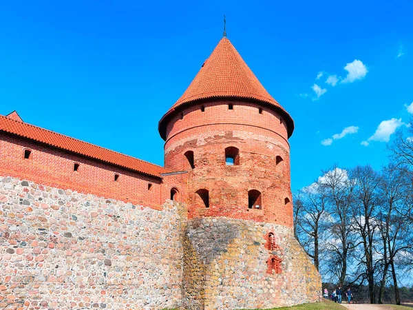 Torre de la isla de Trakai museo del castillo durante el día Lituania — Foto de Stock