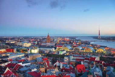 Panoramik Riga Town şehir günbatımı