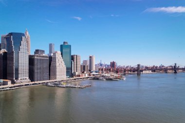 Şehir merkezindeki Manhattan ve Doğu Nehri New York ABD