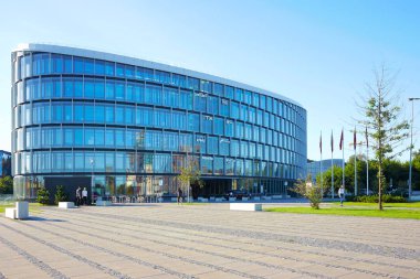 Modern ticari mimari modern cam ve çelik forum gökdelen Vilnius