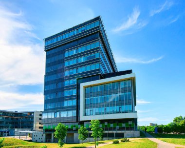 Modern banka gökdelen yeni iş çeyrek Baltupiai bölgesinde Bina