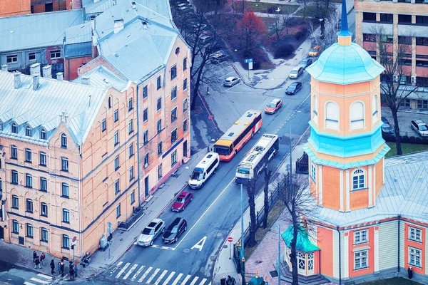 Stadsgezicht met aankondiging van de meeste heilige Lady kerk in Riga — Stockfoto