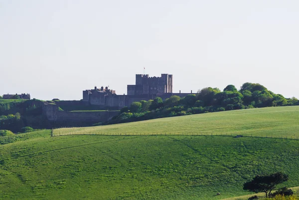 Замок Дувр в английском графстве Кент — стоковое фото