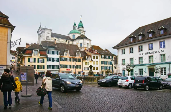 Strassenansicht der St. Ursus Kathedrale in Solothurn Schweiz — Stockfoto