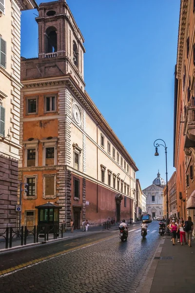 Vista de rua para a Igreja Sant Andrea della Valle Roma Itália — Fotografia de Stock