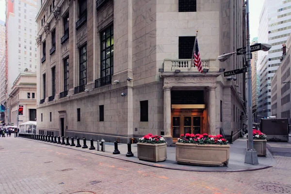 Нью-Йоркська фондова біржа на Уолл-стріт в нижньому Манхеттені — стокове фото