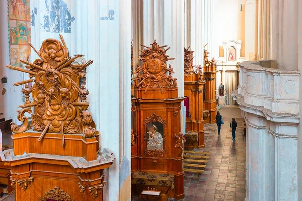 Interiér kostela svatého Františka a Saint Bernard Vilnius — Stock fotografie