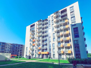 Modern apartman çocuk oyun alanı