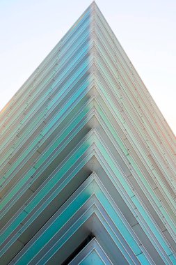 Geometri modern futuristik çelik ve cam gökdelen mimarisi