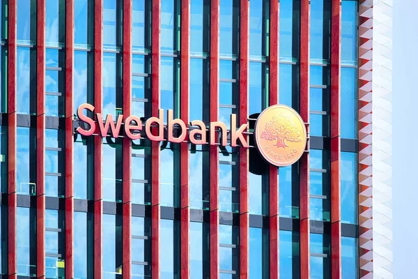 维尔纽斯市中心现代摩天大楼 Swedbank 办公室 — 图库照片