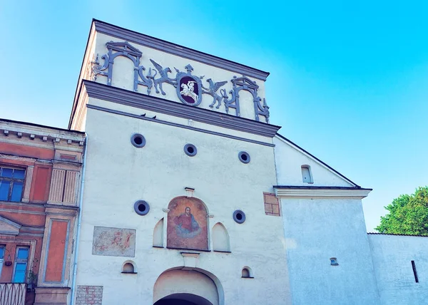 Şafak Vilnius eski şehir içine antik kapısı — Stok fotoğraf