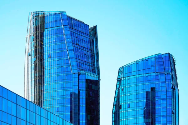 Business center architecture of modern steel and glass skyscraper — Stock Photo, Image