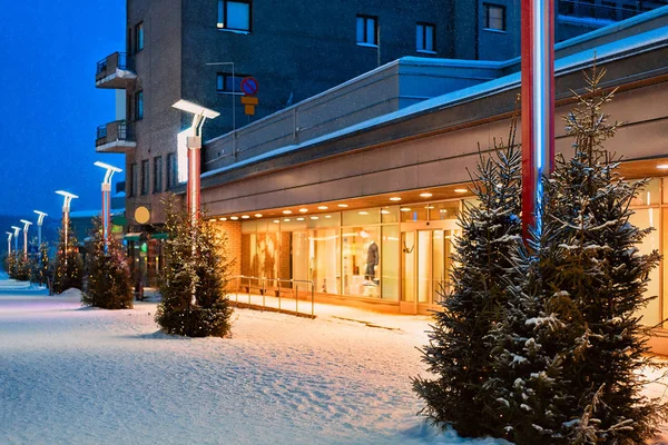 Lordi meydanında Noel ağaçları kış Rovaniemi — Stok fotoğraf