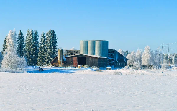 Kış kırsal Lapland içinde depolama tankları — Stok fotoğraf