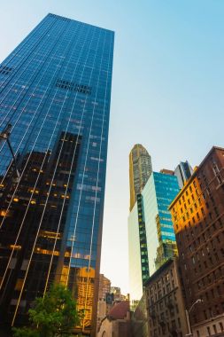 Manhattan gökdelenler Nyc görünümünü Bottomup