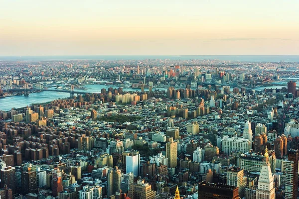 Вид с воздуха на Небоскрёбы в Манхэттене и Бруклине — стоковое фото