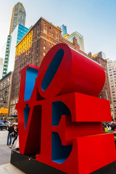 Heykel ve Midtown Manhattan Nyc geçirerek turist seviyorum