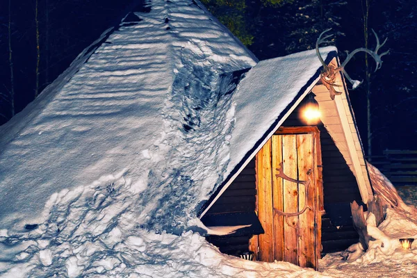 Lappish house ferme de rennes en hiver Laponie nuit neige — Photo