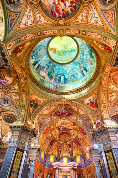 Interior del Santuario de la Virgen del Rosario en Pompeya —  Fotos de Stock