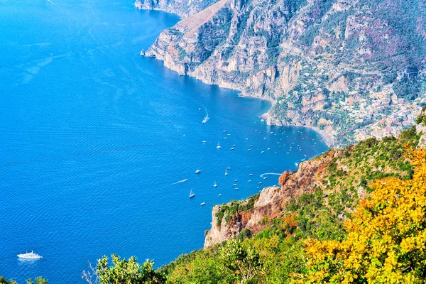 Vista dal Sentiero degli Dei al paese di Positano — Foto Stock