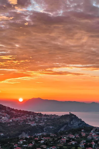 Nascer do sol na aldeia de Agerola — Fotografia de Stock