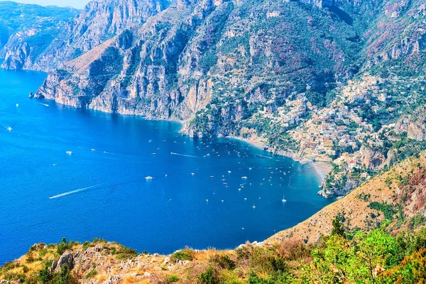 Vista dal Sentiero degli Dei su Positano e sul Mar Tirreno — Foto Stock