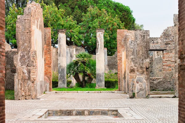 Antik kentin Pompeii binasında kalıntıları — Stok fotoğraf