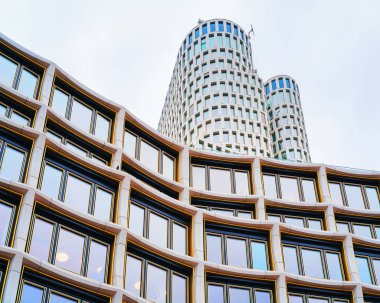 Berlin'deki Kurfürstendamm Caddesi modern Ofis Mimarlık