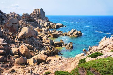 Akdeniz Santa Teresa Gallura, kumsalda insanlar