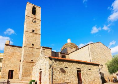Çan kulesi Olbia Sardunya ile San Paolo Apostolo Kilisesi