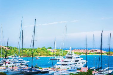 Porto Cervo Costa Smeralda Sardina marina daki Lüks Yatlar