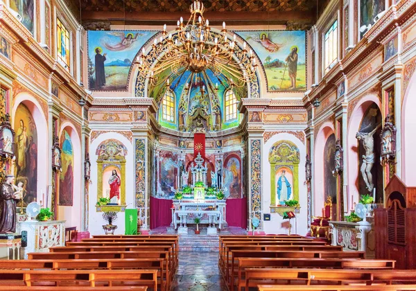 Interiér kostela San Michele ve vesnici Savoca — Stock fotografie