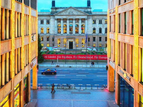 Edifício Bundesrat em Berlim noite — Fotografia de Stock