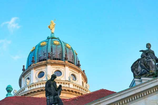 Cúpula de la Iglesia Francesa en Gendarmenmarkt en Berlín —  Fotos de Stock