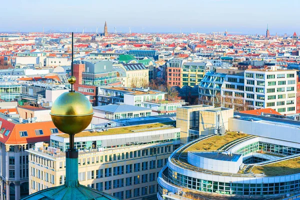 Paisaje urbano de Berlín con Steeple of Berliner Dom Cathedral — Foto de Stock