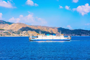 Reggio Calabria Akdeniz'de yolcu feribotu