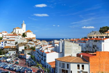 Ay yaz aylarında küçük Cadaques Köyü