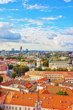 Katedral Meydanı eski şehir Vilnius rooftops görünümü