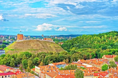 Şafak Tower hill ve çatı üstleri Vilnius ile