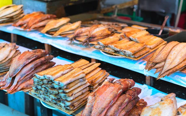 Wędzone ryby na targu Jagalchi w Busan — Zdjęcie stockowe