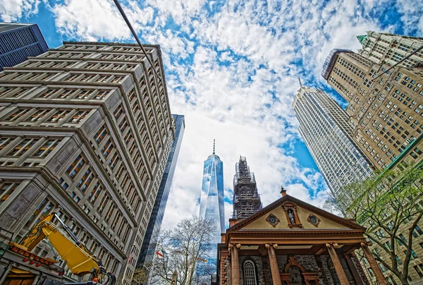 맨하탄 뉴욕의 금융 지구에 세인트 폴 교회 — 스톡 사진