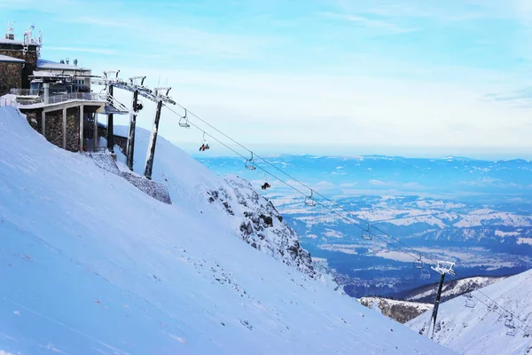 Wyciągi krzesełkowe w Kasprowy Wierch szczyt Zima w Zakopanem — Zdjęcie stockowe