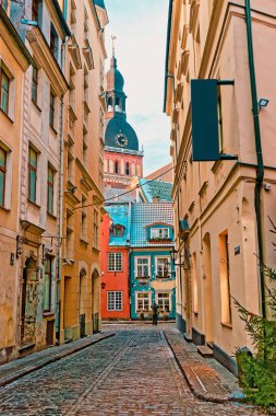 Riga 'daki Eski Cadde ve Kubbe Katedrali
