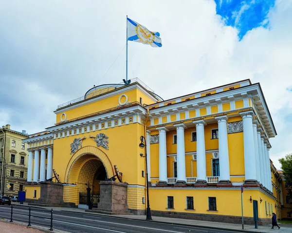 Edificio del Almirantazgo en San Petersburgo —  Fotos de Stock