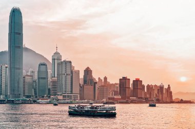 Gün batımında Star Feribot, Victoria Harbor, Hong Kong