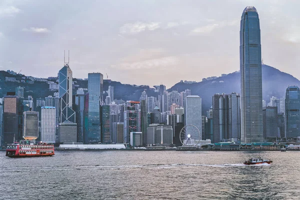 Star Feribot ve Victoria Limanı.