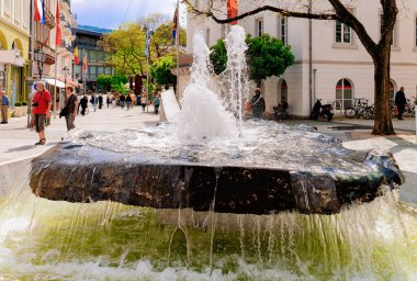 Gonneranlage Kurpark Eski şehir Baden Baden Almanya Çeşmesi