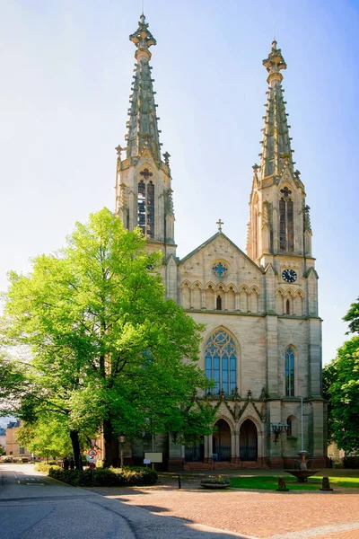 Paisaje urbano con evangelista Iglesia de la ciudad en Baden Baden en Alemania — Foto de Stock